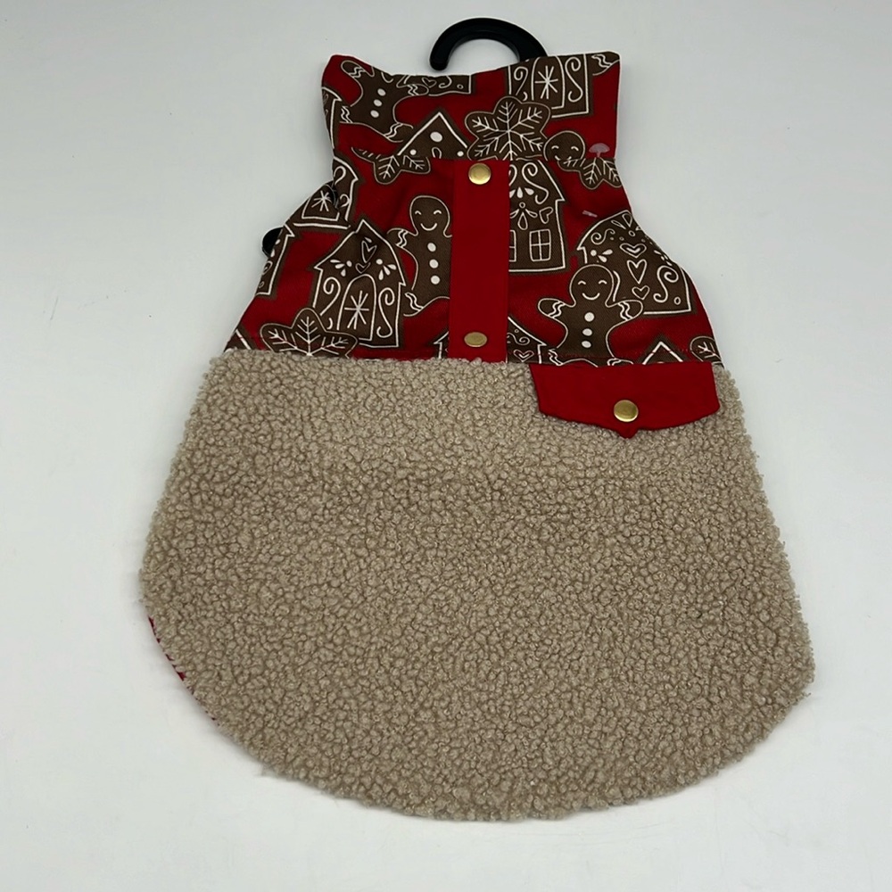 Paw & Tail Red Gingerbread Dog Vest with Tan Sherpa Fur Hook &‎ Loop Close Small